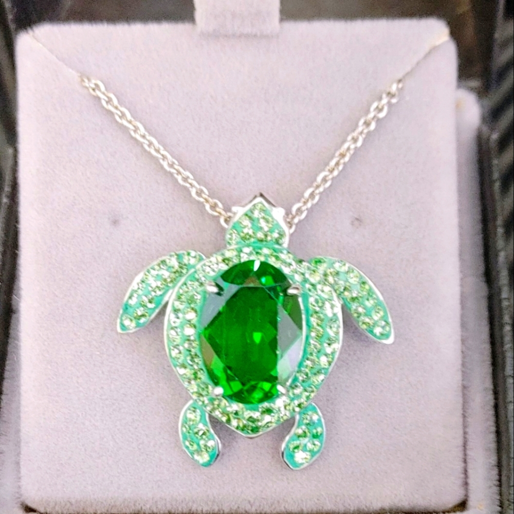 Emerald Sea Turtle set in Sterling Silver.